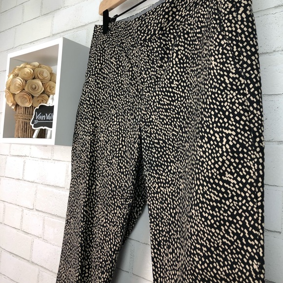 Banana Republic | The Hampton Fit Pants - Picture 2 of 5